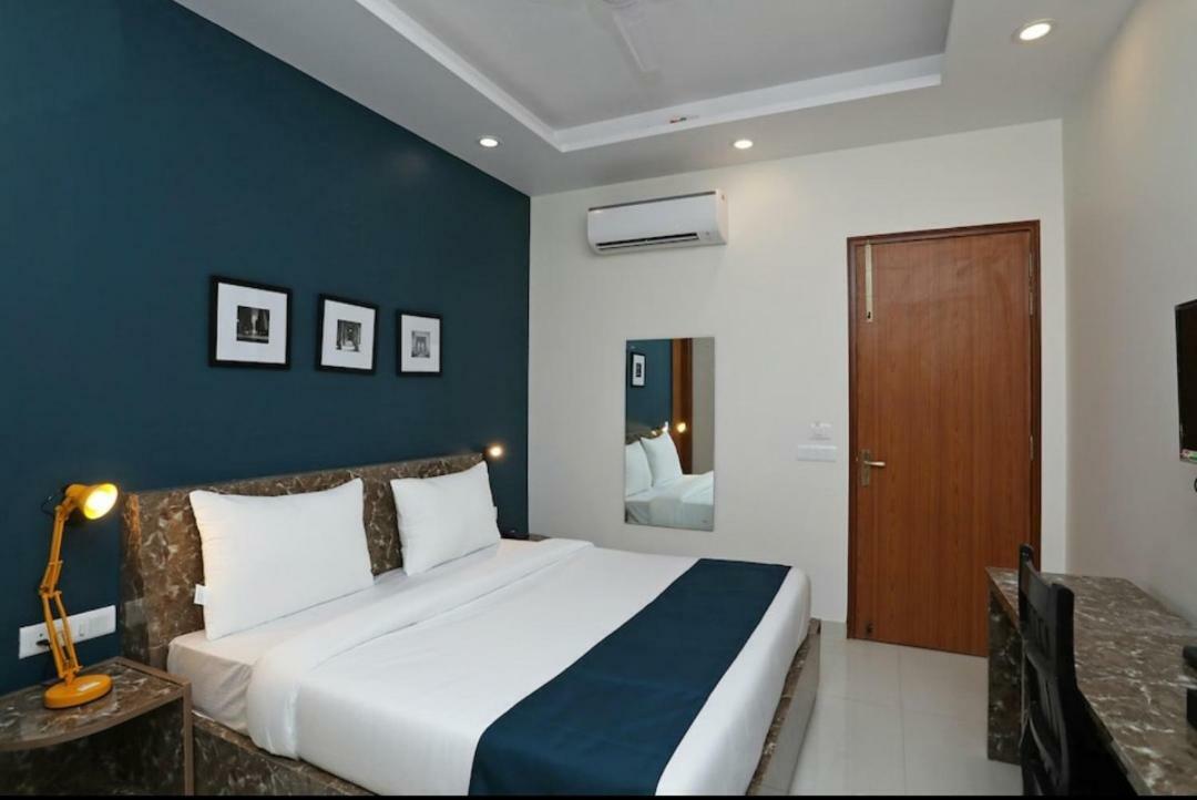 Hotel Galaxy Inn Gurgaon Eksteriør billede