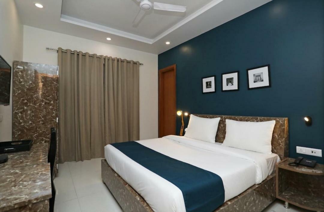 Hotel Galaxy Inn Gurgaon Eksteriør billede